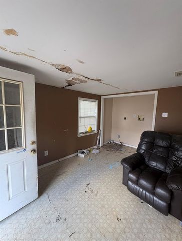 151 Parker Road, Houston, TX 77076