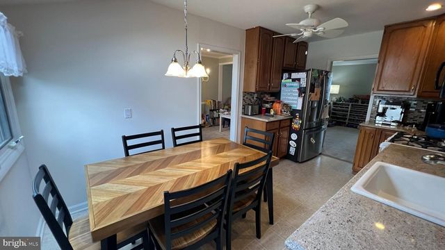 17 SLEEPY HOLLOW RD, Stratford, NJ 08084