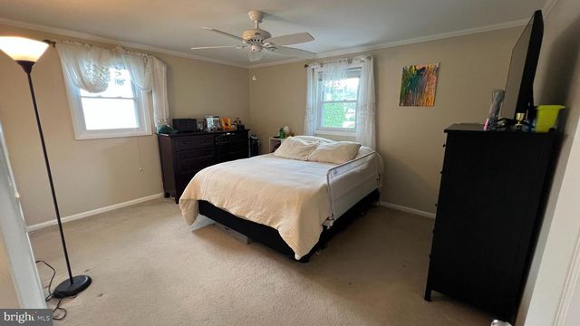 17 SLEEPY HOLLOW RD, Stratford, NJ 08084