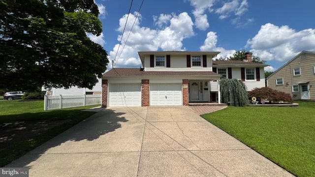 17 SLEEPY HOLLOW RD, Stratford, NJ 08084