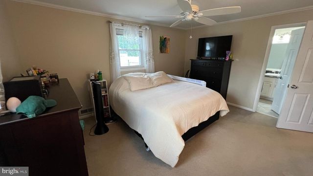 17 SLEEPY HOLLOW RD, Stratford, NJ 08084