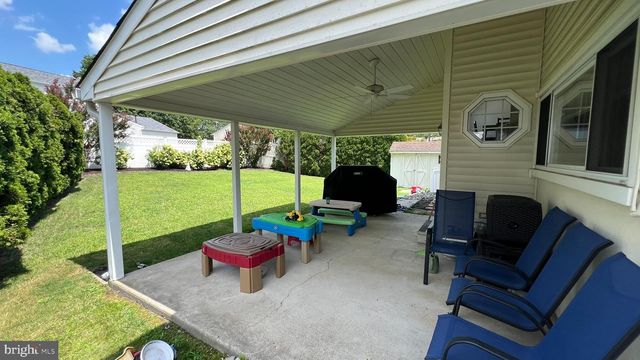 17 SLEEPY HOLLOW RD, Stratford, NJ 08084