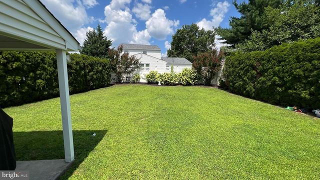 17 SLEEPY HOLLOW RD, Stratford, NJ 08084