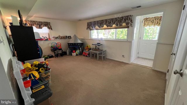 17 SLEEPY HOLLOW RD, Stratford, NJ 08084