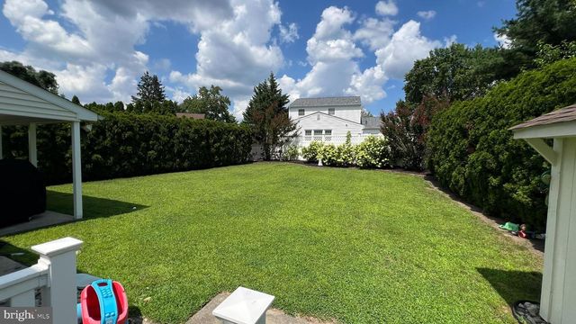 17 SLEEPY HOLLOW RD, Stratford, NJ 08084