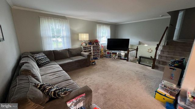 17 SLEEPY HOLLOW RD, Stratford, NJ 08084