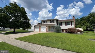 17 SLEEPY HOLLOW RD, Stratford, NJ 08084