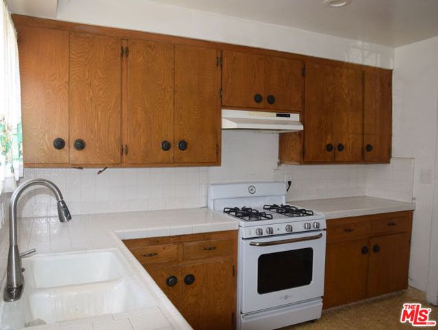 715 N Ogden Drive, Los Angeles, CA 90046