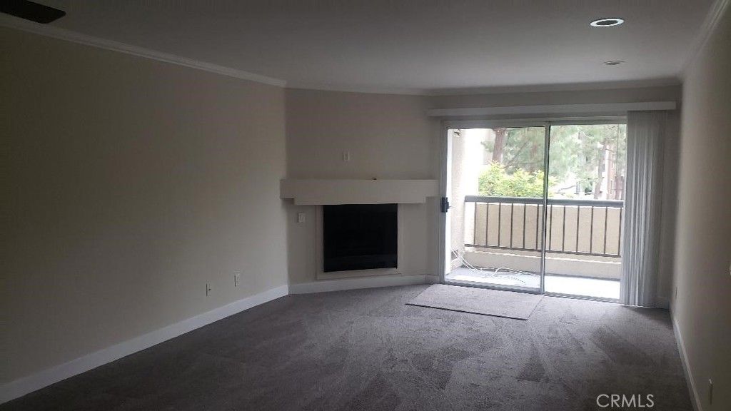 Image 2 of property listing at 5540 Owensmouth Avenue 216, Woodland Hills, CA 91367
