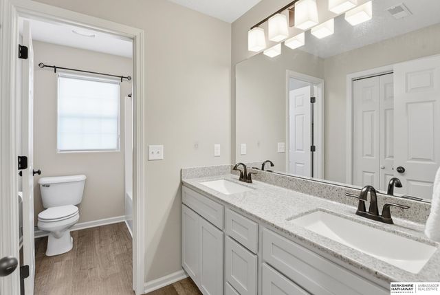 3903 S 192 Avenue, Omaha, NE 68130