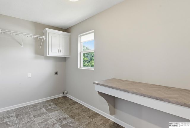 3903 S 192 Avenue, Omaha, NE 68130