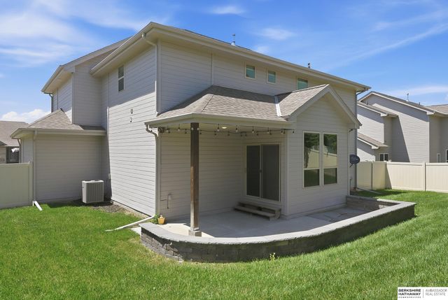 3903 S 192 Avenue, Omaha, NE 68130