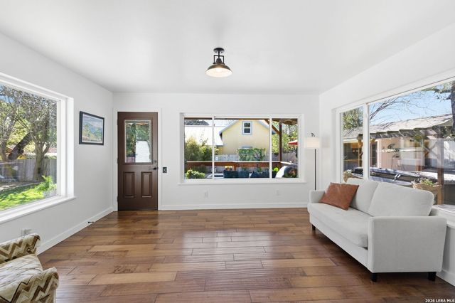 182 Oklahoma, New Braunfels, TX 78130