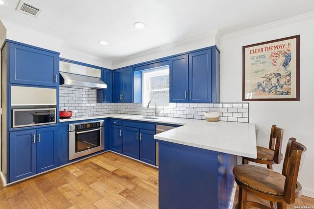 182 Oklahoma, New Braunfels, TX 78130