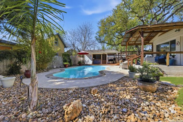 182 Oklahoma, New Braunfels, TX 78130