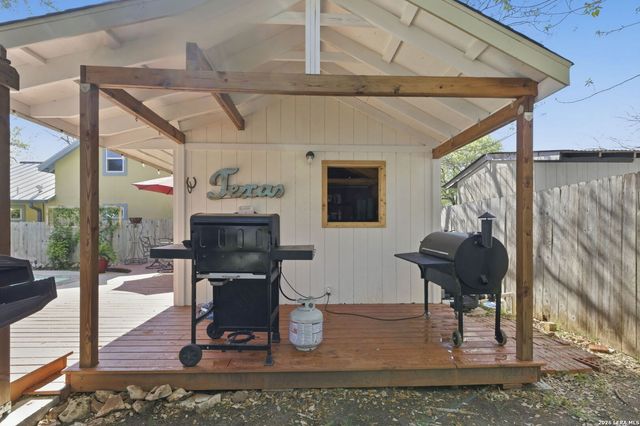 182 Oklahoma, New Braunfels, TX 78130