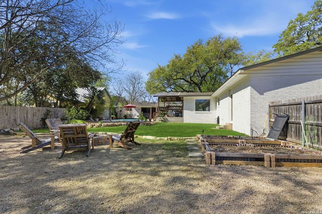 182 Oklahoma, New Braunfels, TX 78130