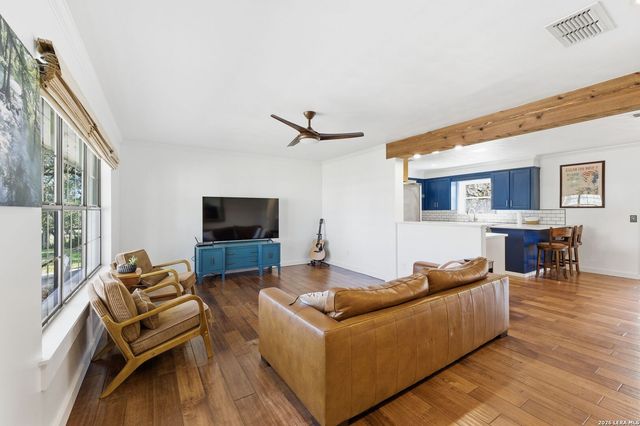 182 Oklahoma, New Braunfels, TX 78130