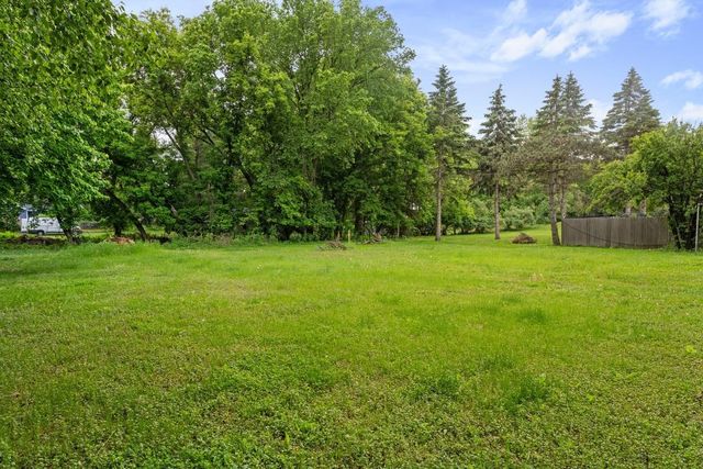 8309 39th Street N, Lake Elmo, MN 55042