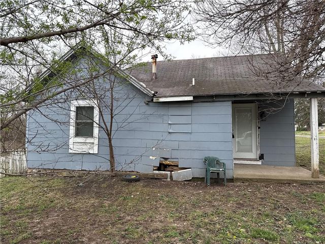 301 E 5th Street, Edgerton, KS 66021