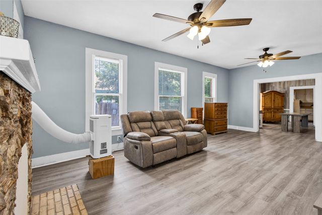 106 N College Street, Marshall, TX 75670