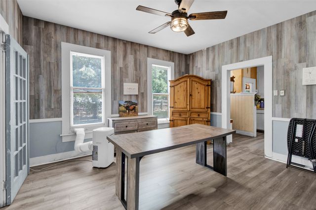 106 N College Street, Marshall, TX 75670