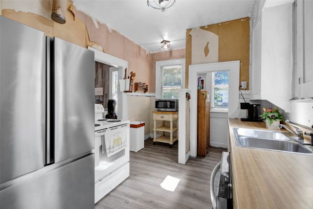 106 N College Street, Marshall, TX 75670