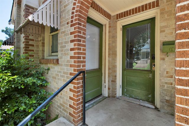 106 N College Street, Marshall, TX 75670