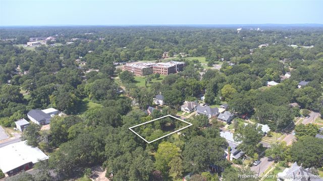 106 N College Street, Marshall, TX 75670