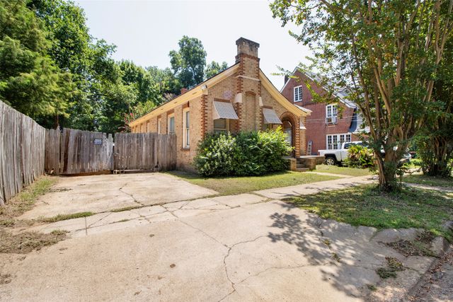 106 N College Street, Marshall, TX 75670