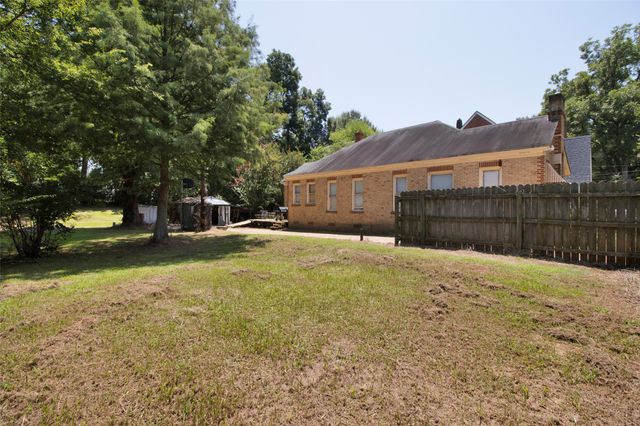 106 N College Street, Marshall, TX 75670