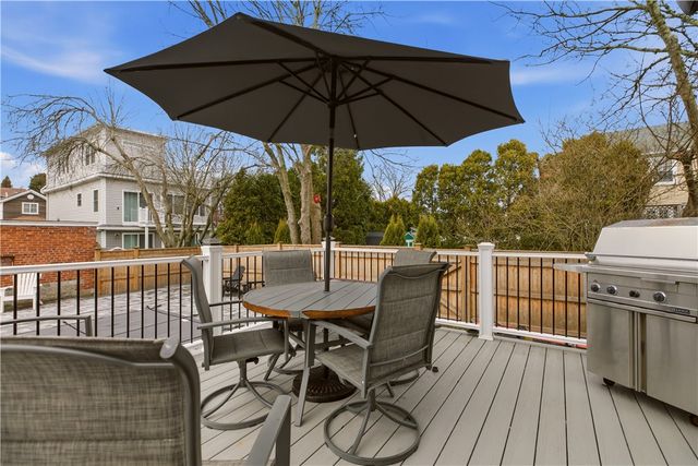 23 Clinton Street, Newport, RI 02840