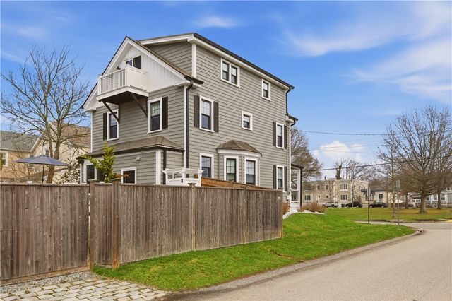 23 Clinton Street, Newport, RI 02840