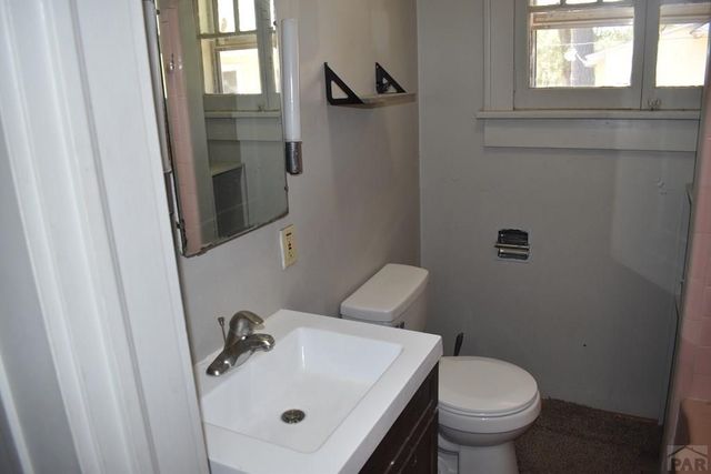 212 S Catalpa St, Manzanola, CO 81058