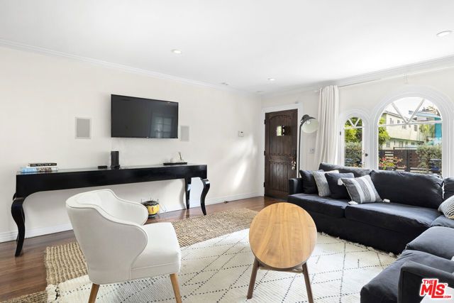 639 Westbourne Drive, West Hollywood, CA 90069