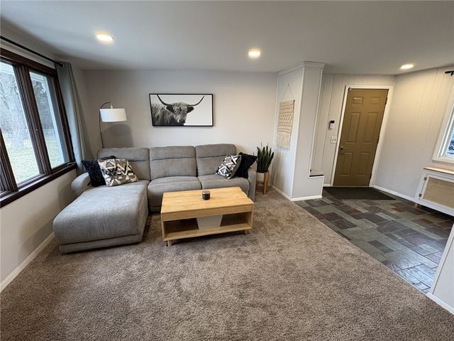 174 Valiant Drive, Henrietta, NY 14623