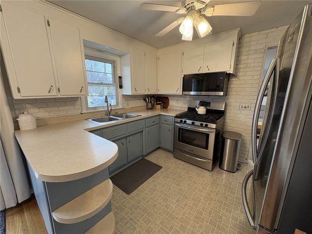 174 Valiant Drive, Henrietta, NY 14623