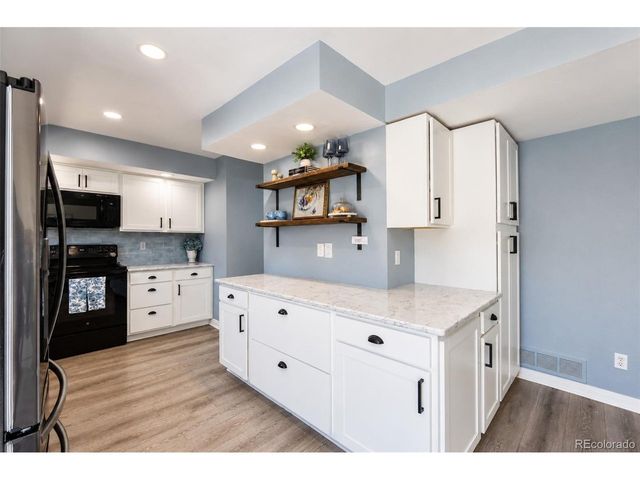 6937 E Briarwood Dr, Centennial, CO 80112