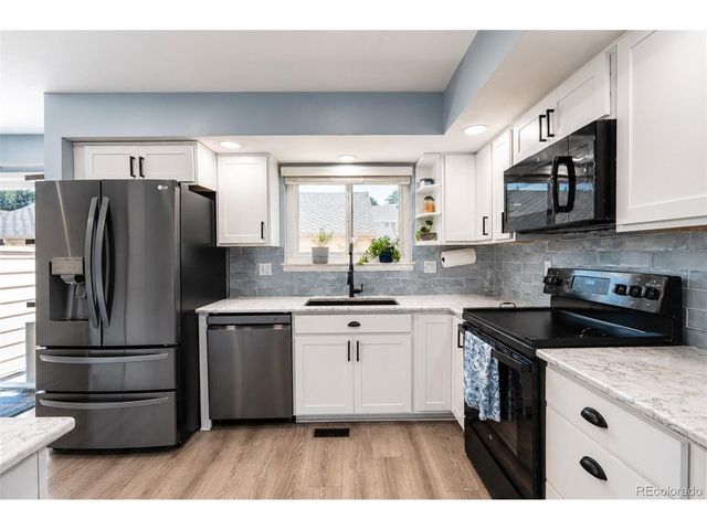 6937 E Briarwood Dr, Centennial, CO 80112