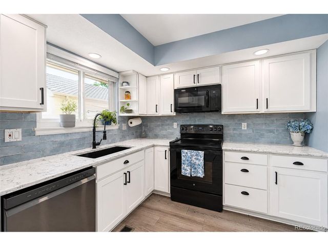 6937 E Briarwood Dr, Centennial, CO 80112