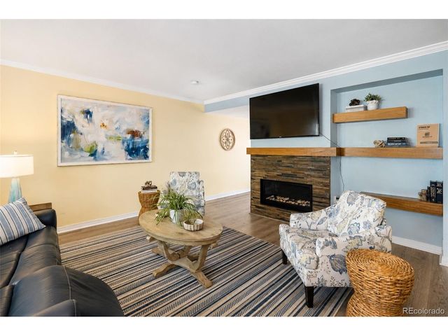 6937 E Briarwood Dr, Centennial, CO 80112