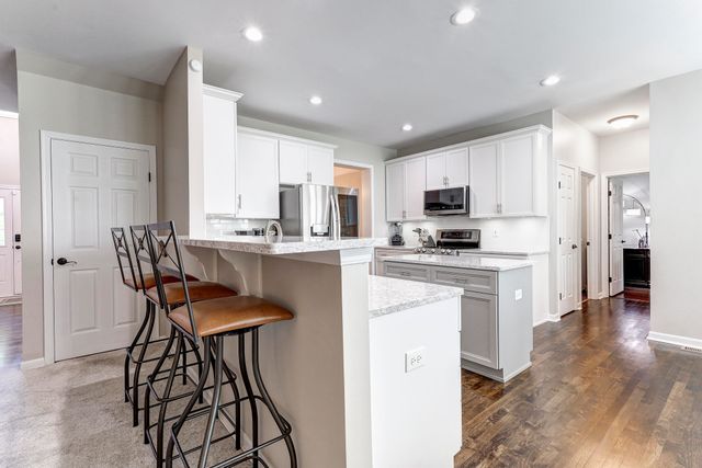 8604 Treeline Drive, Florence, KY 41042