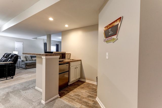 8604 Treeline Drive, Florence, KY 41042