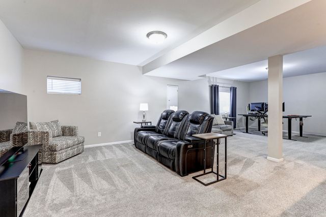 8604 Treeline Drive, Florence, KY 41042