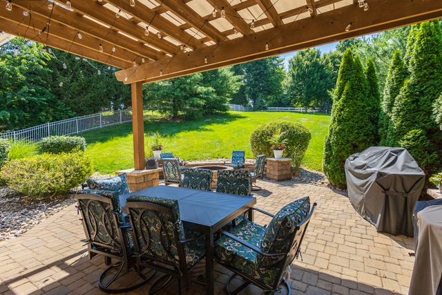 8604 Treeline Drive, Florence, KY 41042