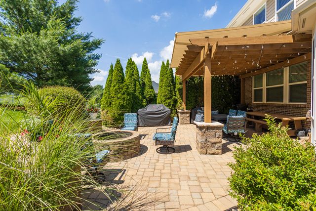 8604 Treeline Drive, Florence, KY 41042