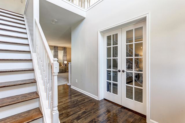 8604 Treeline Drive, Florence, KY 41042