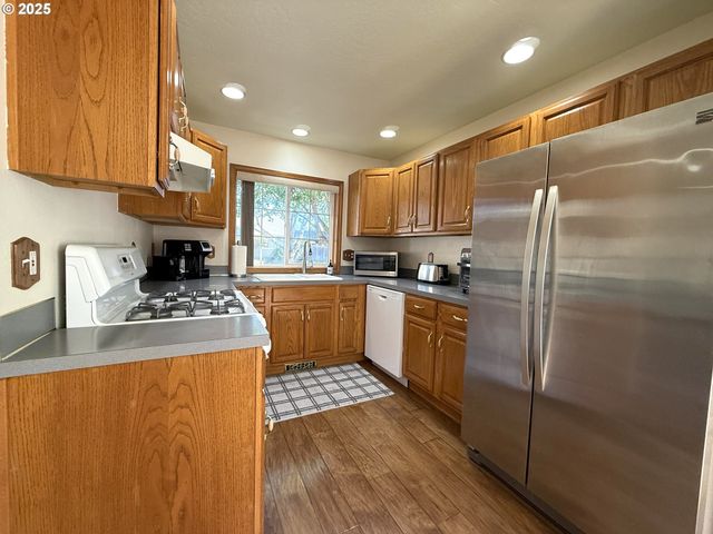 110 CALUMET Ave, Eugene, OR 97404