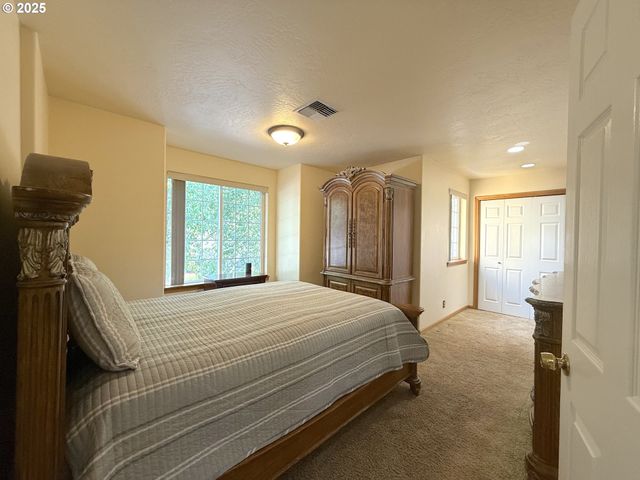 110 CALUMET Ave, Eugene, OR 97404