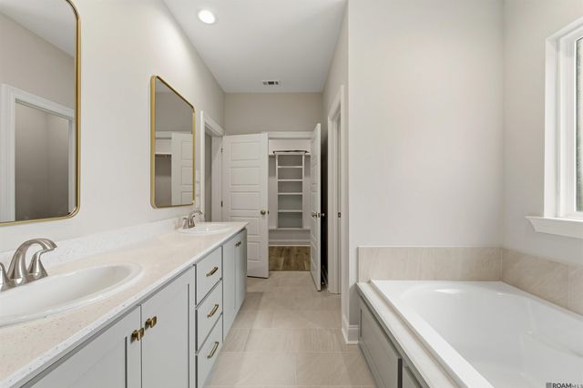 24258 Steller's Sea Drive, Denham Springs, LA 70726